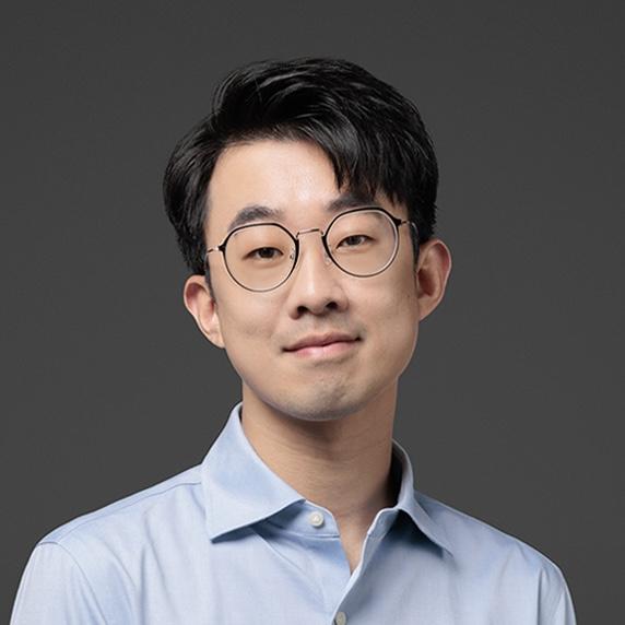 Portrait of Wenxuan Zhang